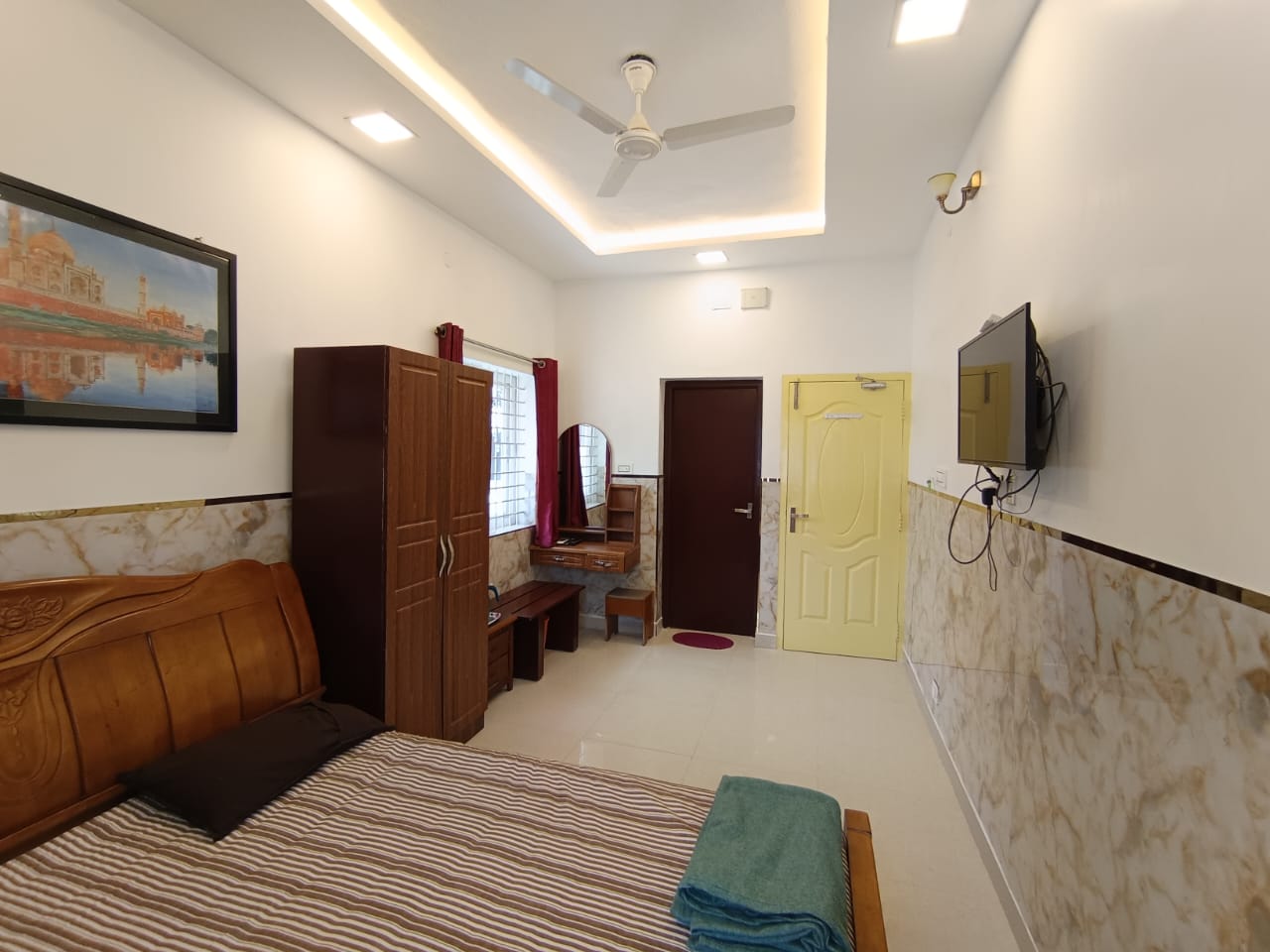 Double room gallery photo 6